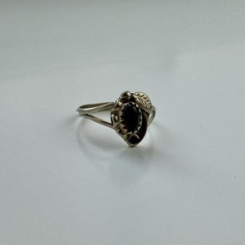 Vintage 925 Sterling Silver Garnet Pyrope Ring Size 6.5