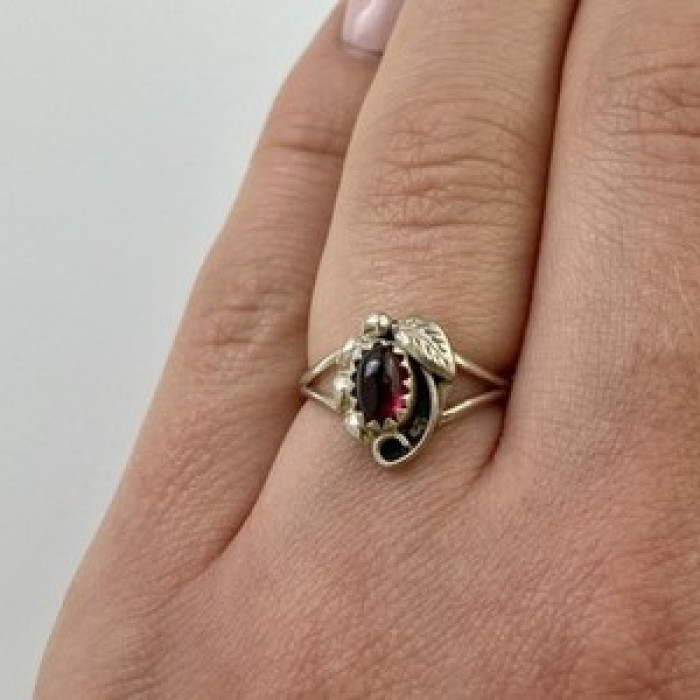 Vintage 925 Sterling Silver Garnet Pyrope Ring Size 6.5