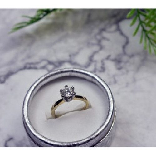 Gold Plated (18K) Ring With CZ Size 8