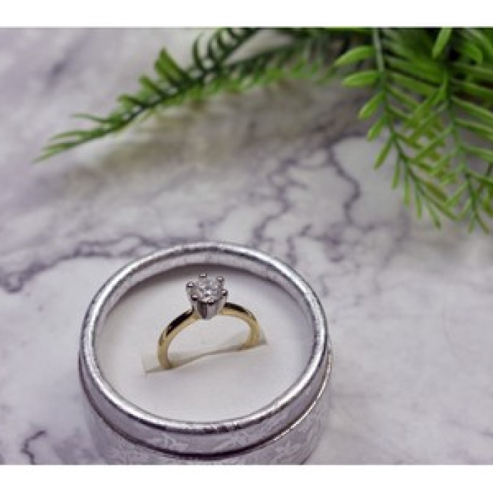 Gold Plated (18K) Ring With CZ Size 8