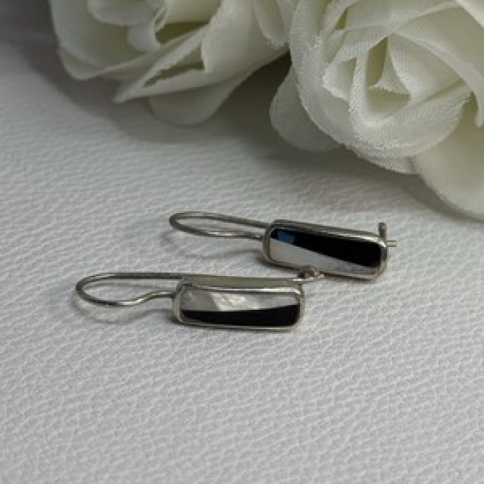 925 Sterling Silver Black Onyx & Mother OF Pearl Earrings Length 1 Inch
