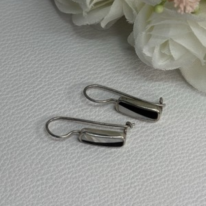 925 Sterling Silver Black Onyx & Mother OF Pearl Earrings Length 1 Inch