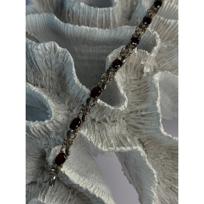 925 Sterling Silver Flower Garnet Bracelet Length 8