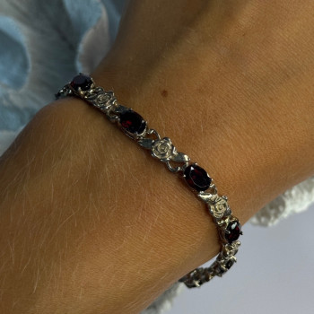 925 Sterling Silver Flower Garnet Bracelet Length 8