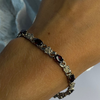 925 Sterling Silver Flower Garnet Bracelet Length 8
