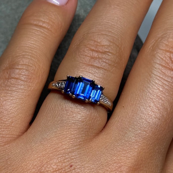 10K Yellow Gold Sapphire & Diamonds Ring Size 6