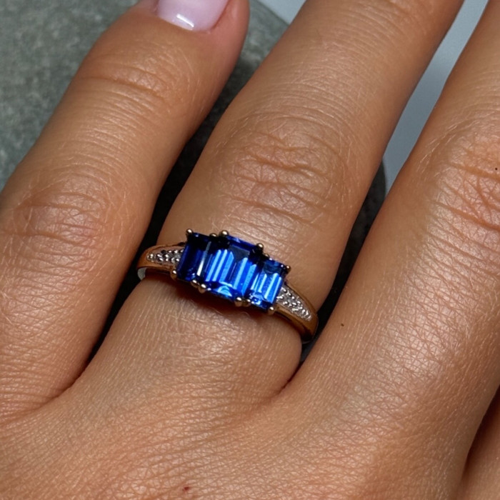 10K Yellow Gold Sapphire & Diamonds Ring Size 6