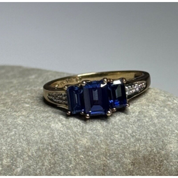10K YELLOW GOLD SAPPHIRE & DIAMONDS RING SIZE 6