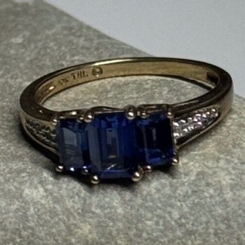 10K Yellow Gold Sapphire & Diamonds Ring Size 6