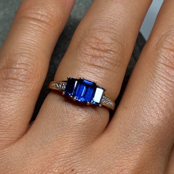 10K Yellow Gold Sapphire & Diamonds Ring Size 6