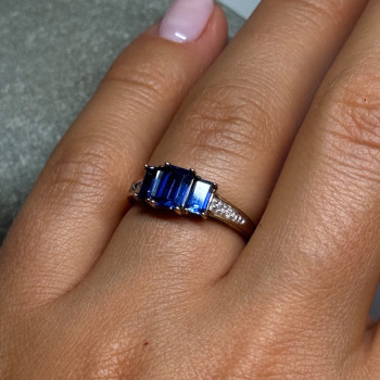 10K Yellow Gold Sapphire & Diamonds Ring Size 6