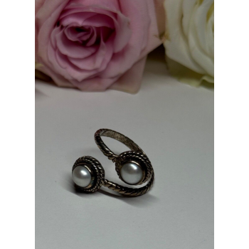 VINTAGE 925 STERLING SILVER PEARL RING  SIZE 5