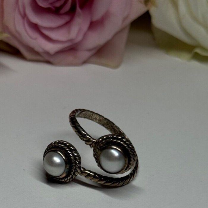 Share Vintage 925 Sterling Silver Pearl Ring Size 5