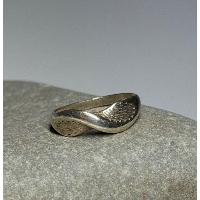 925 Sterling Silver Ring Size 4.5