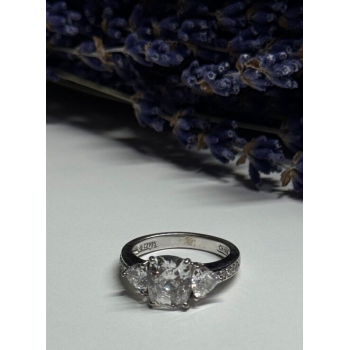 925 Sterling Silver CZ Ring Size 5.5