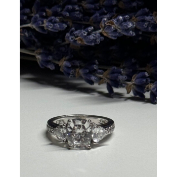 925 Sterling Silver CZ Ring Size 5.5