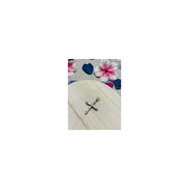 925 Sterling Silver CZ Cross Pendant