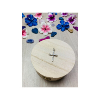 925 Sterling Silver CZ Cross Pendant