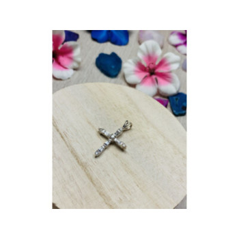 925 Sterling Silver CZ Cross Pendant