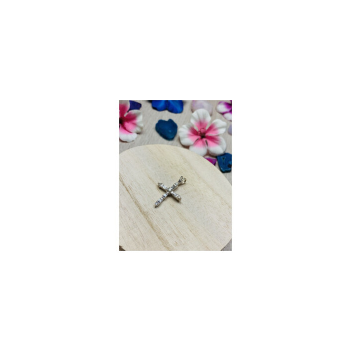 925 Sterling Silver CZ Cross Pendant