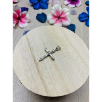 925 Sterling Silver CZ Cross Pendant