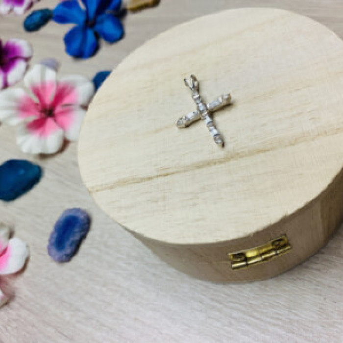 925 Sterling Silver CZ Cross Pendant