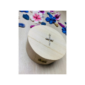 925 Sterling Silver CZ Cross Pendant