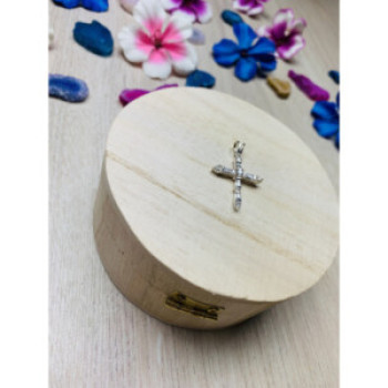 925 Sterling Silver CZ Cross Pendant