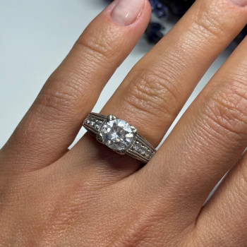 925 Sterling Silver CZ Ring Size 6