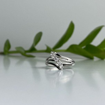 925 Sterling Silver White Topaz Ring Size 7