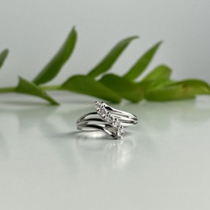 925 Sterling Silver White Topaz Ring Size 7