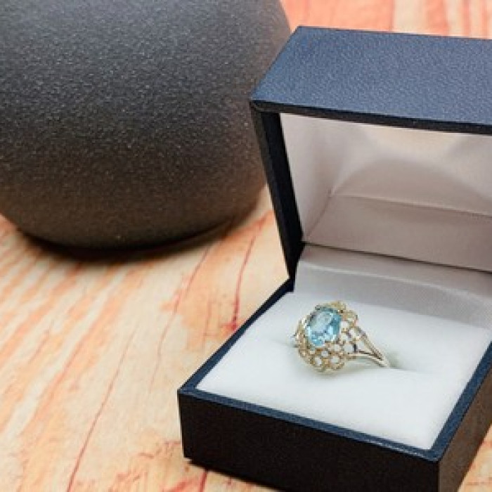 925 Sterling Silver Topaz Ring Size 7.5