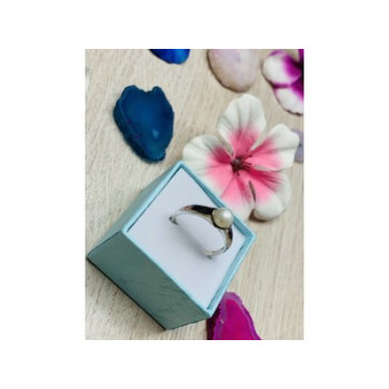 925 Sterling Silver Pearl Ring Size 8