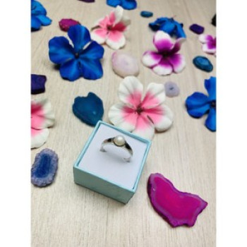 925 Sterling Silver Pearl Ring Size 8