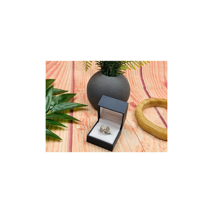 925 Sterling Silver CZ Ring Size 4