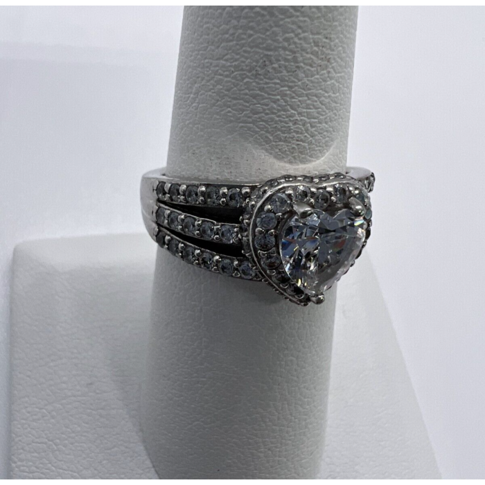925 Sterling Silver & CZ Heart Ring Size 6