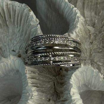 925 Sterling Silver Ring Size 7 (adjustable)