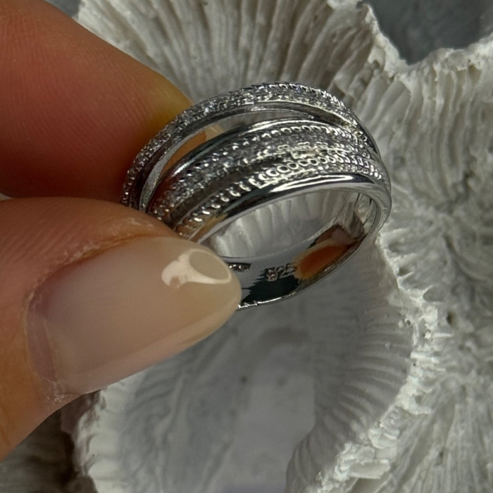 925 Sterling Silver Ring Size 7 (adjustable)