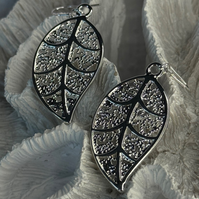 Beautiful Design Leaf 925 Sterling Silver Earrings Length 2.20 Inch