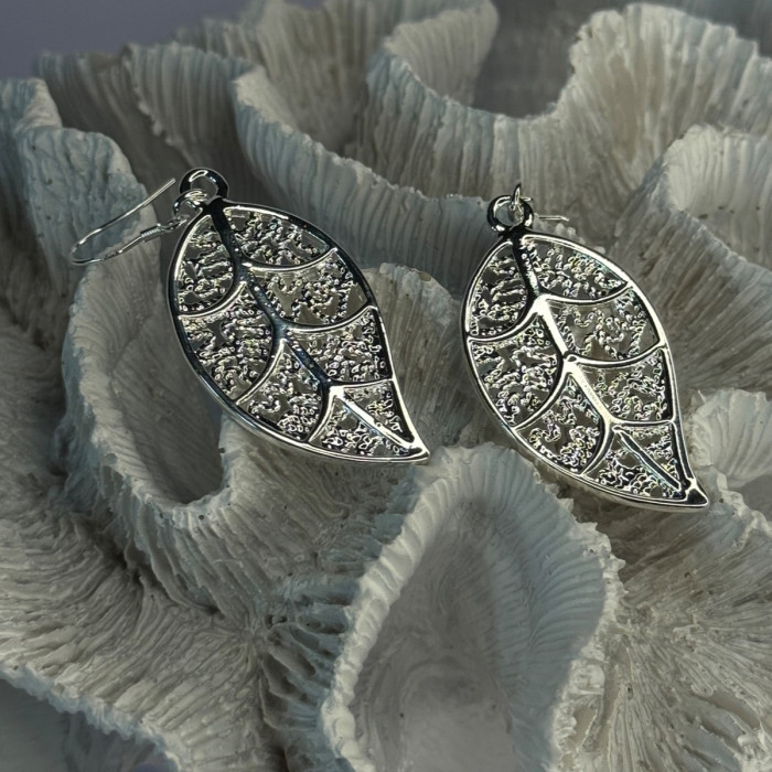 Beautiful Design Leaf 925 Sterling Silver Earrings Length 2.20 Inch