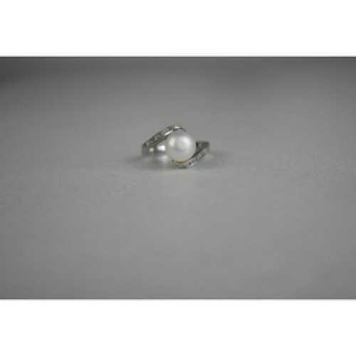 925 Sterling Silver Pearl & Colorless Spinel Ring Size 8
