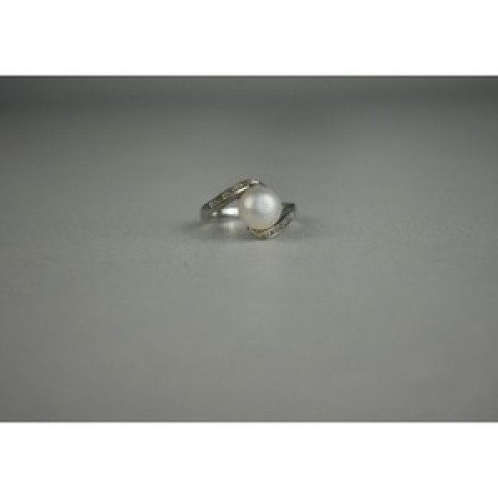 925 Sterling Silver Pearl & Colorless Spinel Ring Size 8