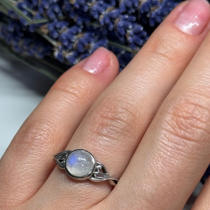 925 Sterling Silver Moonstone Ring Size 7