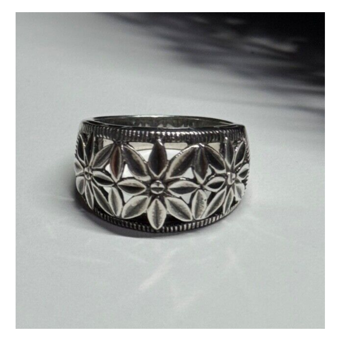 925 Sterling Silver Ring Size 7
