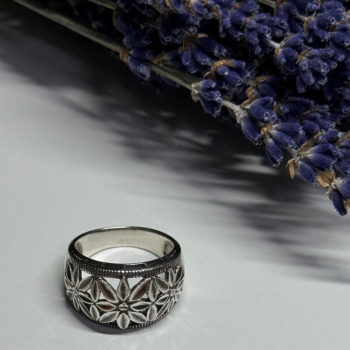 925 Sterling Silver Ring Size 7