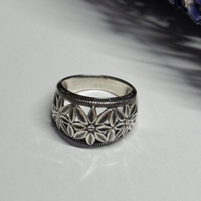 925 Sterling Silver Ring Size 7