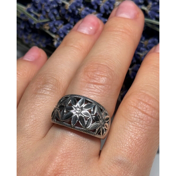 925 Sterling Silver Ring Size 7