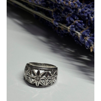 925 Sterling Silver Ring Size 7