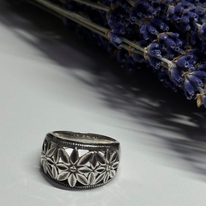 925 Sterling Silver Ring Size 7