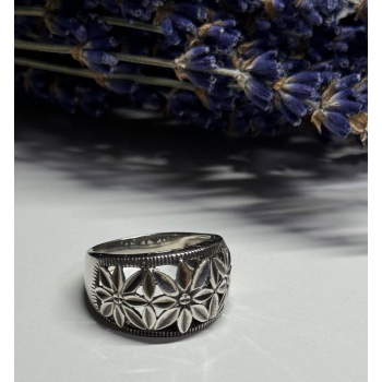 925 Sterling Silver Ring Size 7